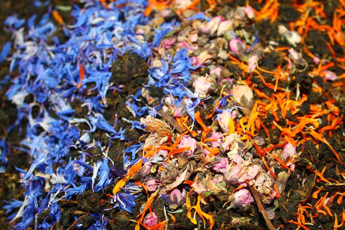Иван-чай ферментированный с лепестками цветов