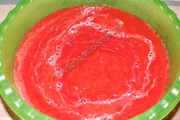 Получился натуральный свежеприготовленный томатный сок