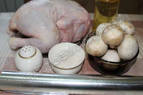 Продукты, необходимые для приготовления куриного рулета с грибами 