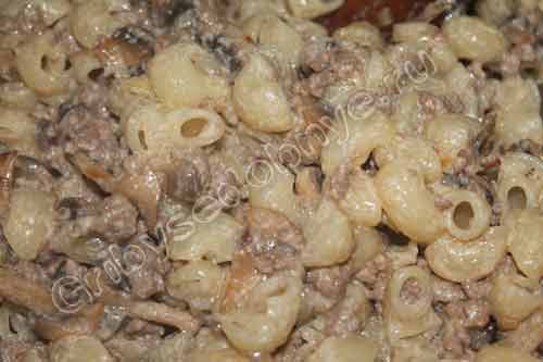 Рецепт приготовления макарон с грибами/шаг 13