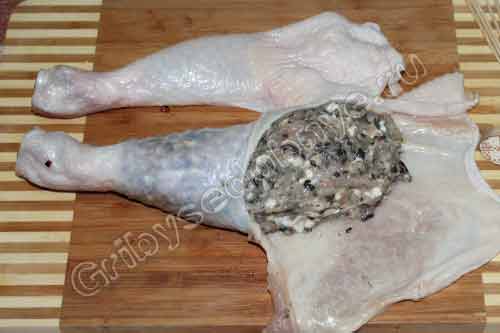 Фото 7 к рецепту фаршированные грибами куриные окорочка