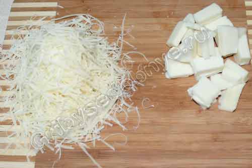 Шаг 5 к рецепту приготовления домашней пиццы с грибами