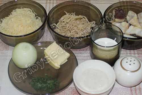 Ингредиенты для грибного супа с лапшой