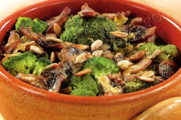 Рецепт приготовления запечённых лесных грибов с брокколи фото