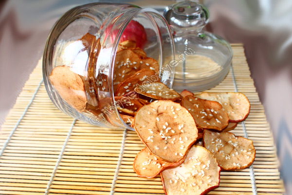 Как сберечь яблоки - сделайте вкусные яблочные чипсы с кунжутом