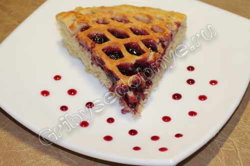 Рецепт приготовления ягодного пирога с ежевичным джемом (фото)